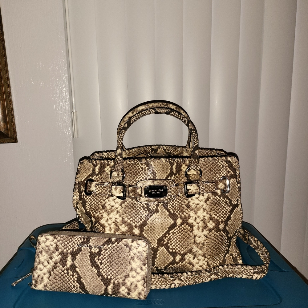 Michael kors large purse & large wallet